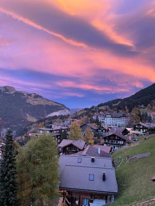 Apartment Chalet Im Sunnigen Usblick Wengen Ngoại thất bức ảnh